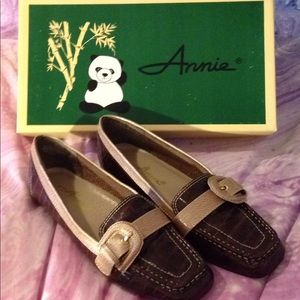 Vintage Annie faux crocodile brown loafers 6.5